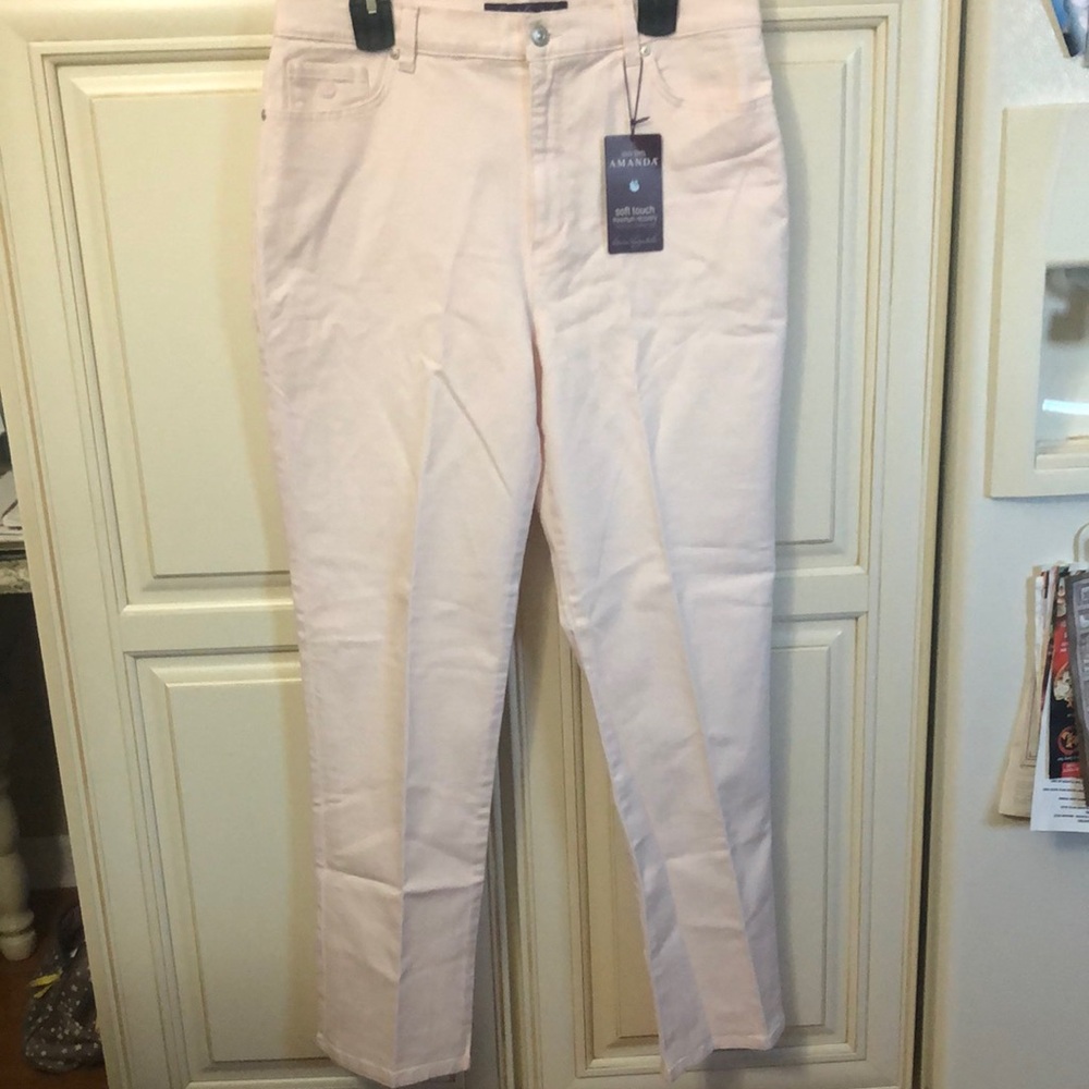 NWT Gloria Vanderbilt Jeans